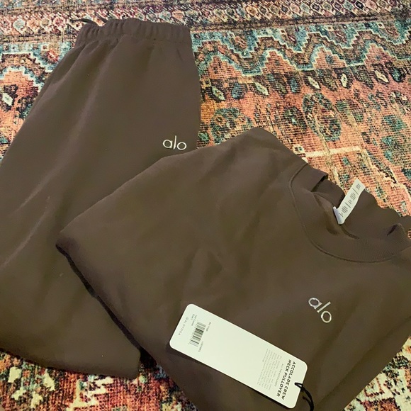 ALO Yoga Tops - Alo Yoga Accolade Crew Neck Pullover + sweatpants set in Hot Cocoa